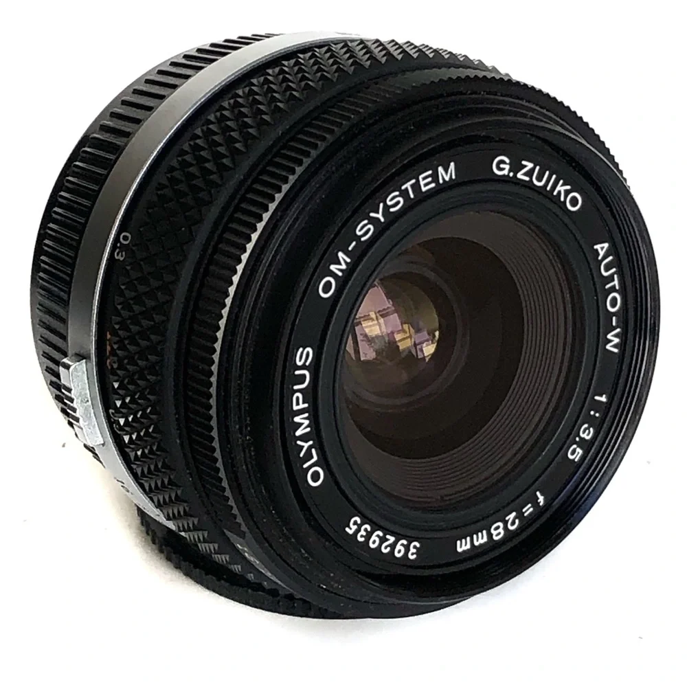 Olympus OM-System G.Zuiko Auto-W 28mm f/3.5 Wide Angle Lens Skylight Filter Case